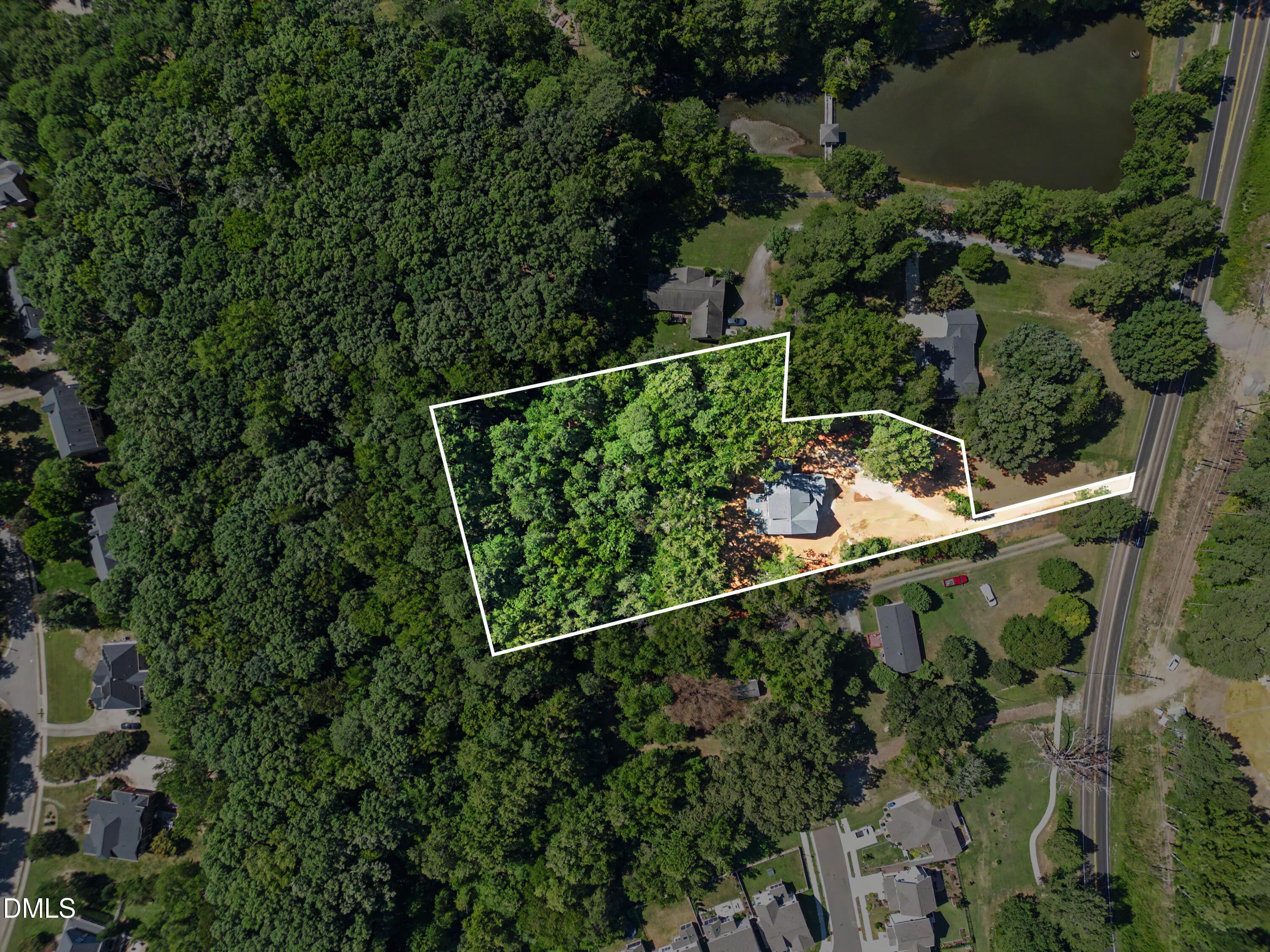 827 Homestead Road