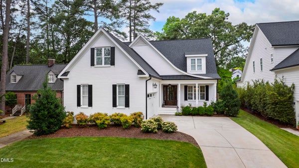 911 CANTERBURY RD, RALEIGH, NC 27607 - Image 2dcf36660bfa9a0b8281d972599f8703/1487803861