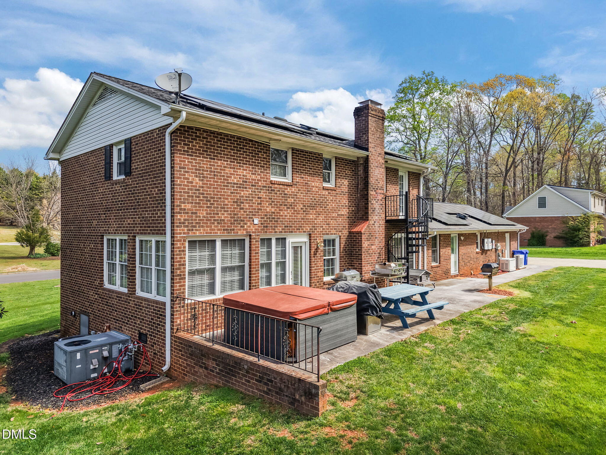 112 E Laramie Drive