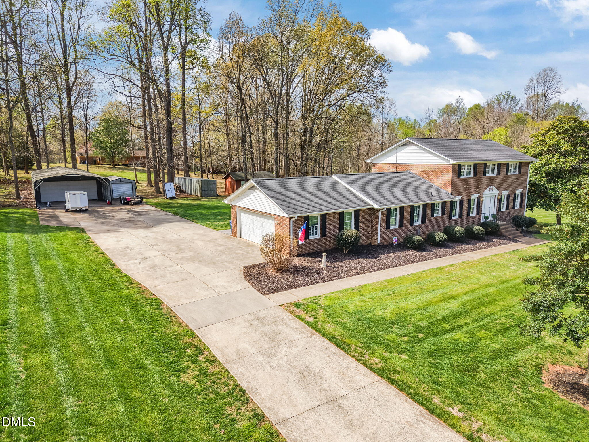112 E Laramie Drive