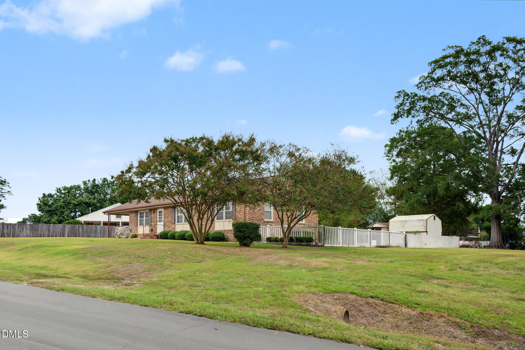 212 E Westwood Drive