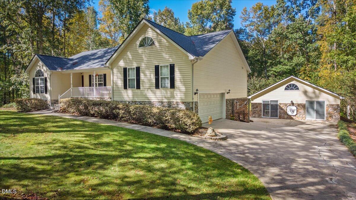 5224 Beechwood Hill Court