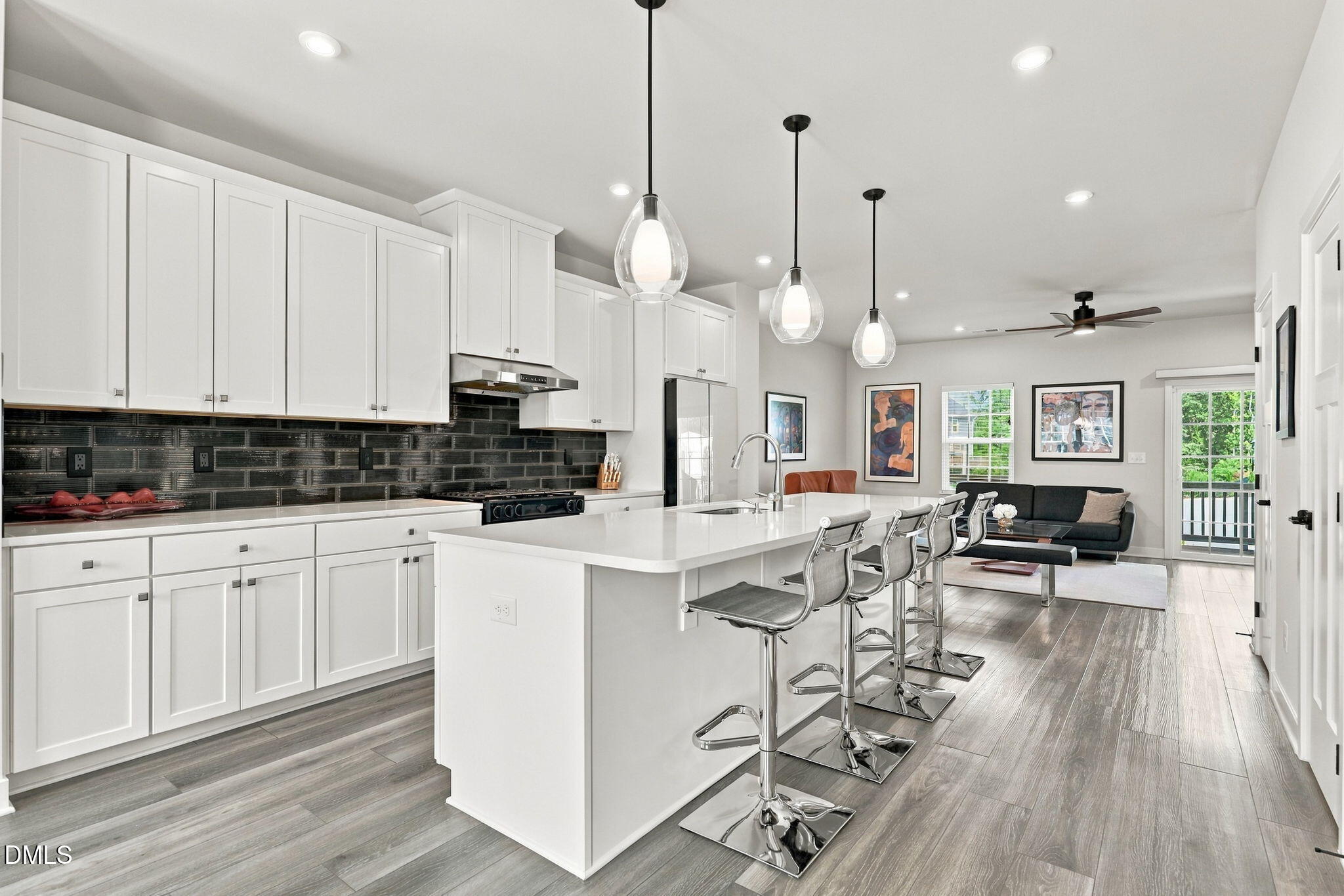 516 Whitehall Circle