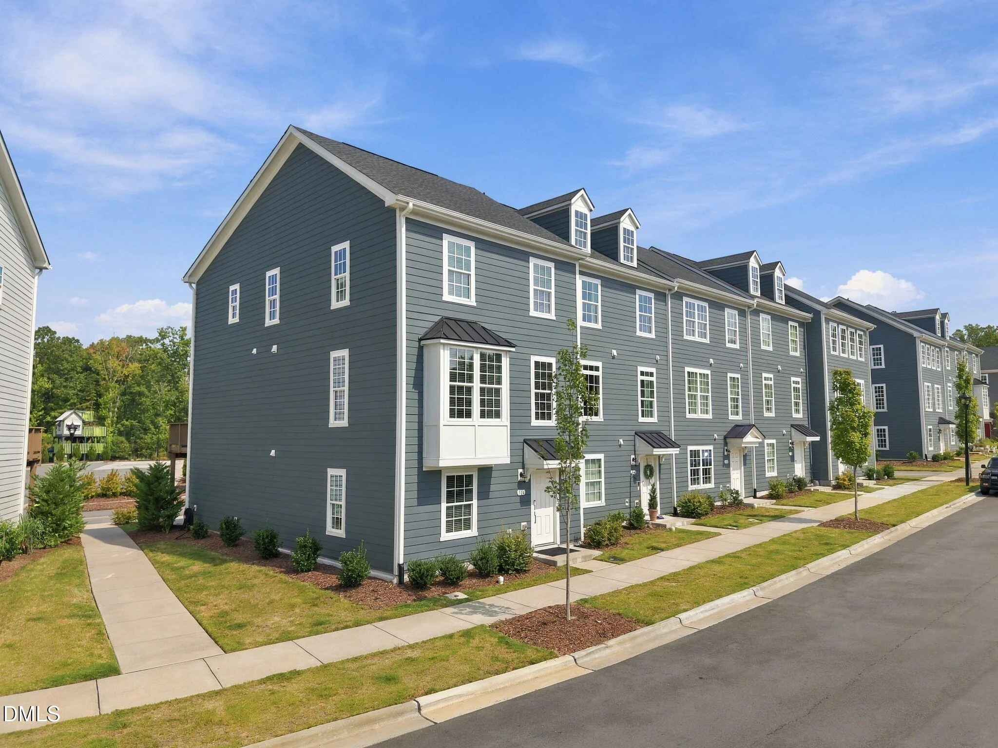 516 Whitehall Circle