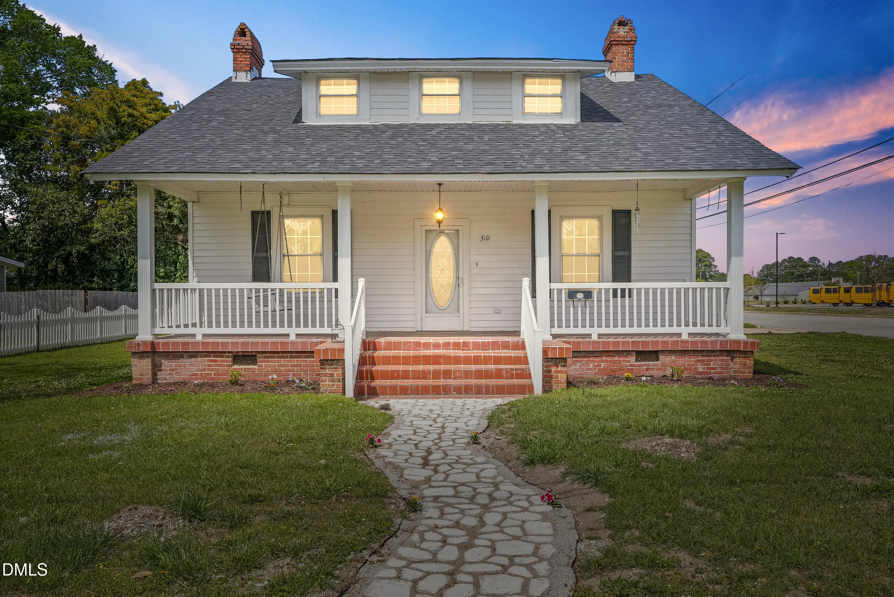 310 E E Street