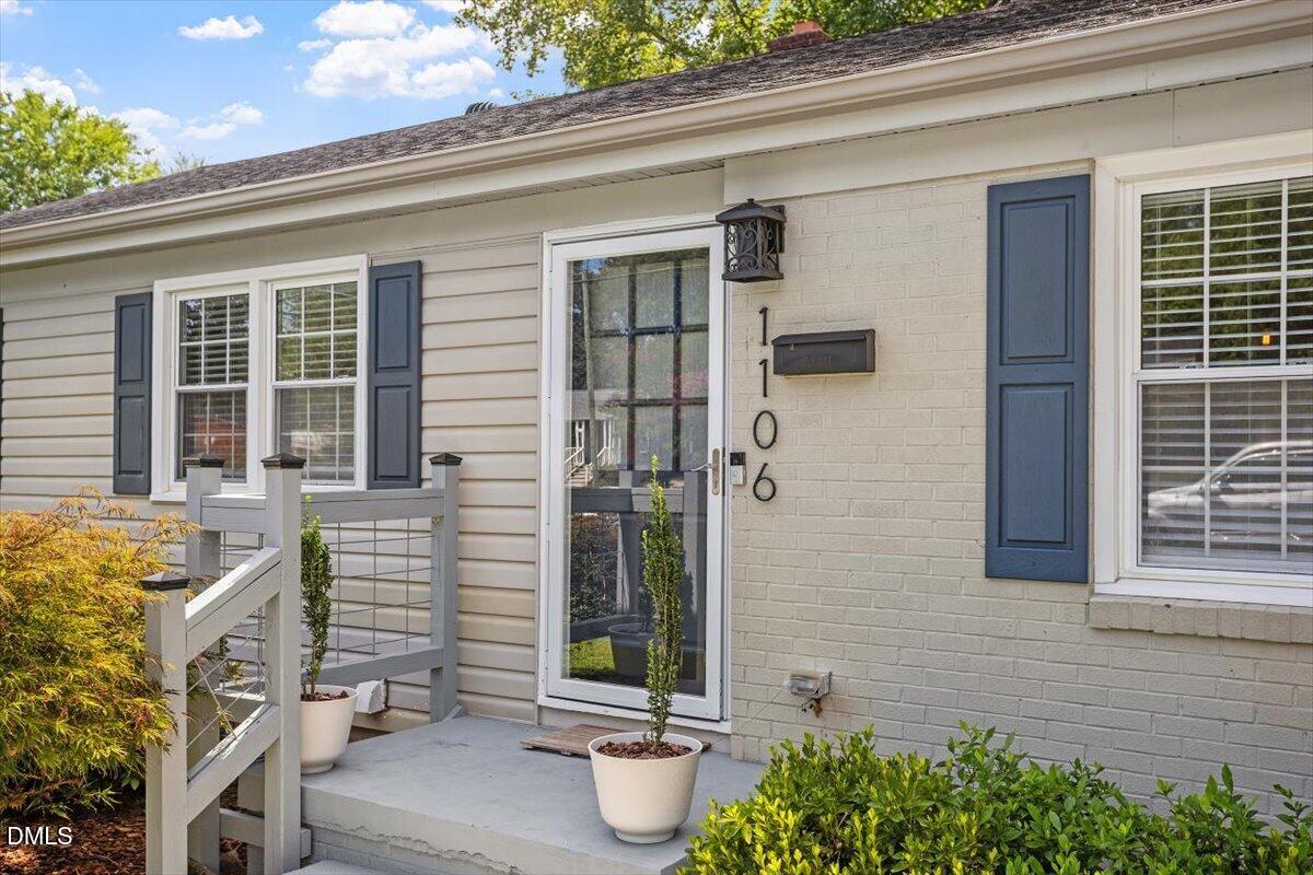 1106 N King Charles Road