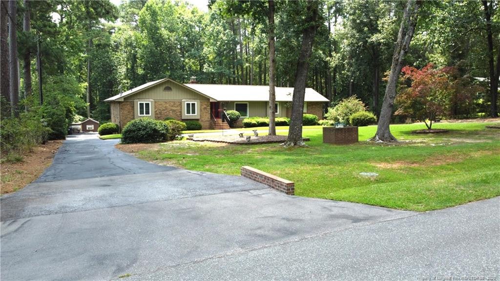 607 Pineknoll Drive