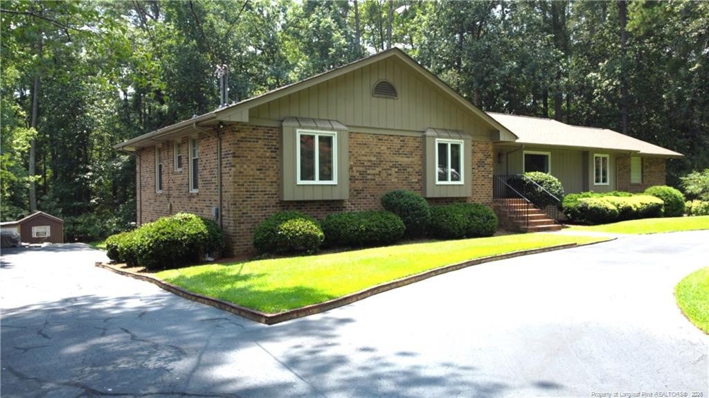 607 Pineknoll Drive