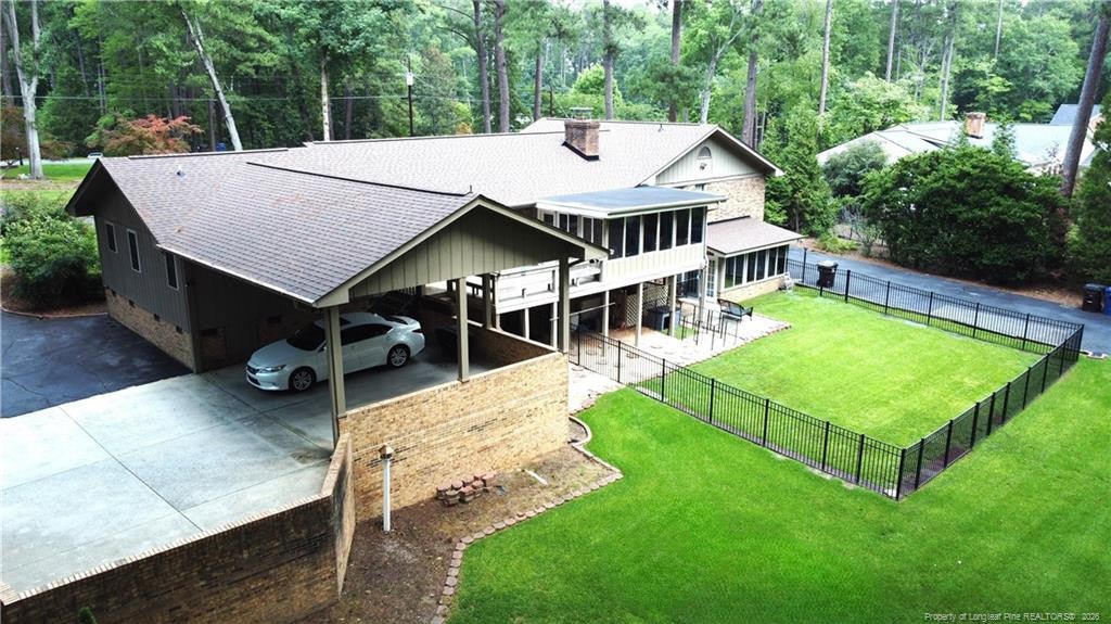 607 Pineknoll Drive