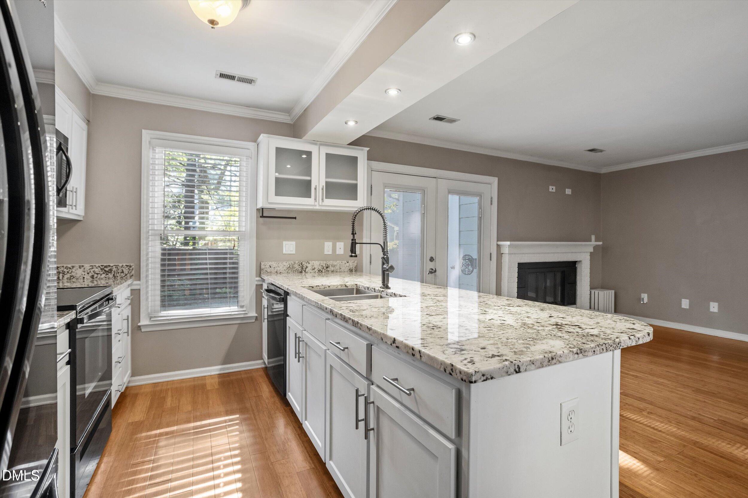 6424 Meadow View Drive