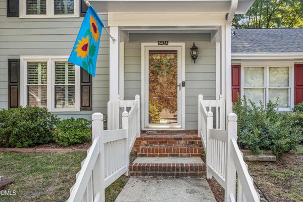 6424 MEADOW VIEW DR, RALEIGH, NC 27609 - Image 3211d898b434e2e73b4e44d02a058cfa/52299399