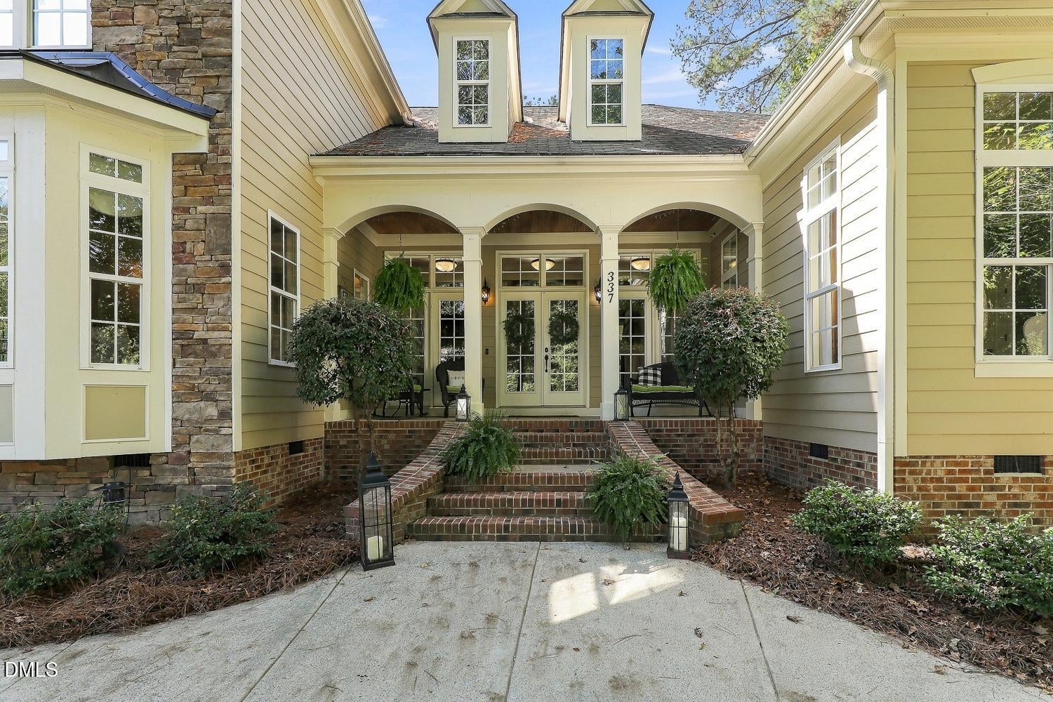 337 Carolina Oaks Avenue