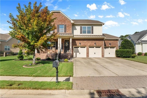 Photo of 2521 Thorngrove Court, Fayetteville, NC 28303 (MLS # LP769524)