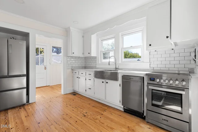 303 W Hill Avenue S, photo 2 of 48