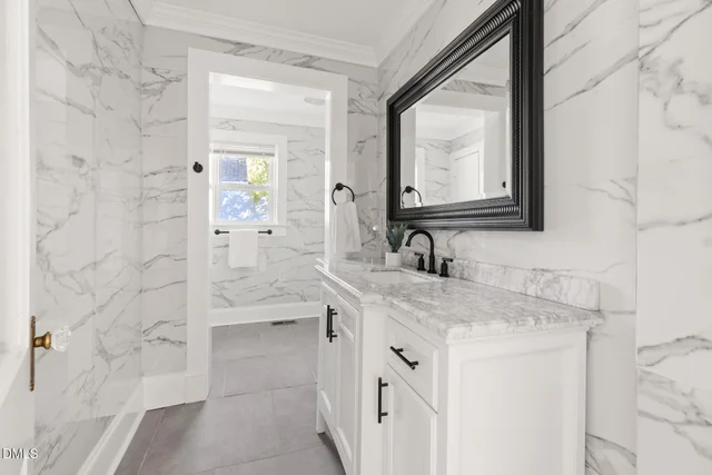303 W Hill Avenue S, photo 4 of 48