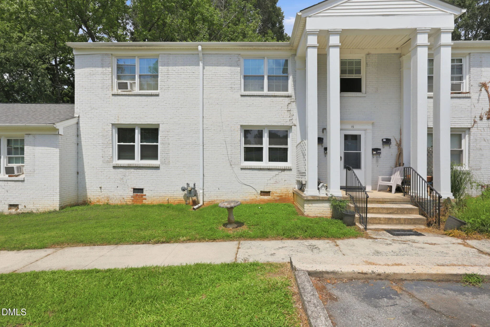 1400 Roslyn Drive Unit 15b