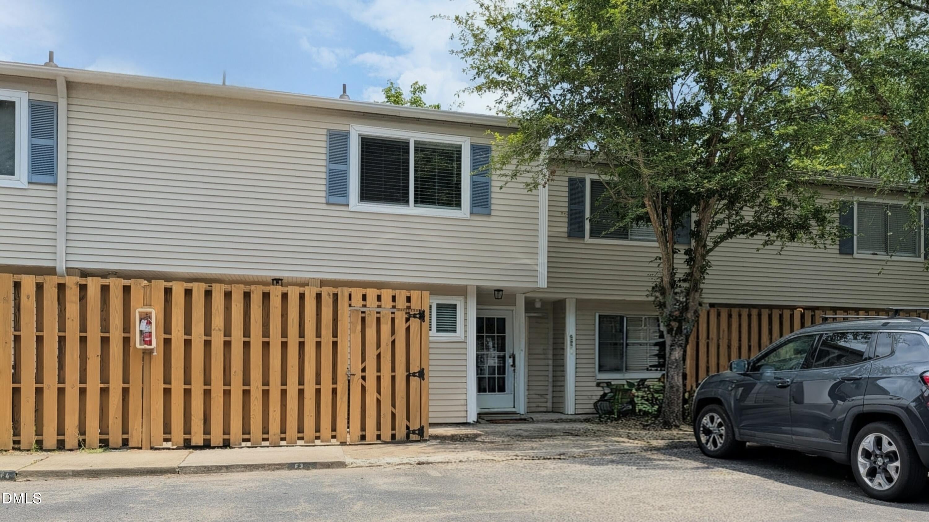 220 Elizabeth Street Apt F3