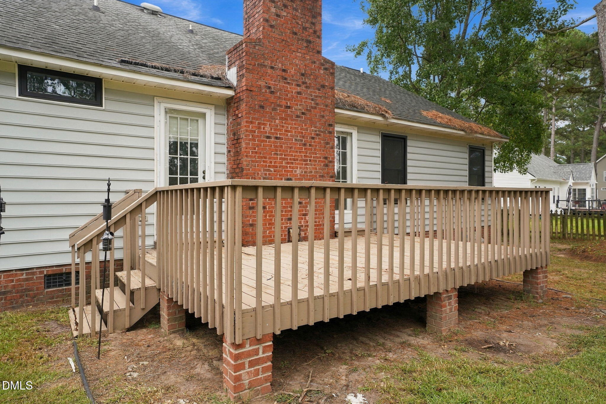 203 W Raintree Lane