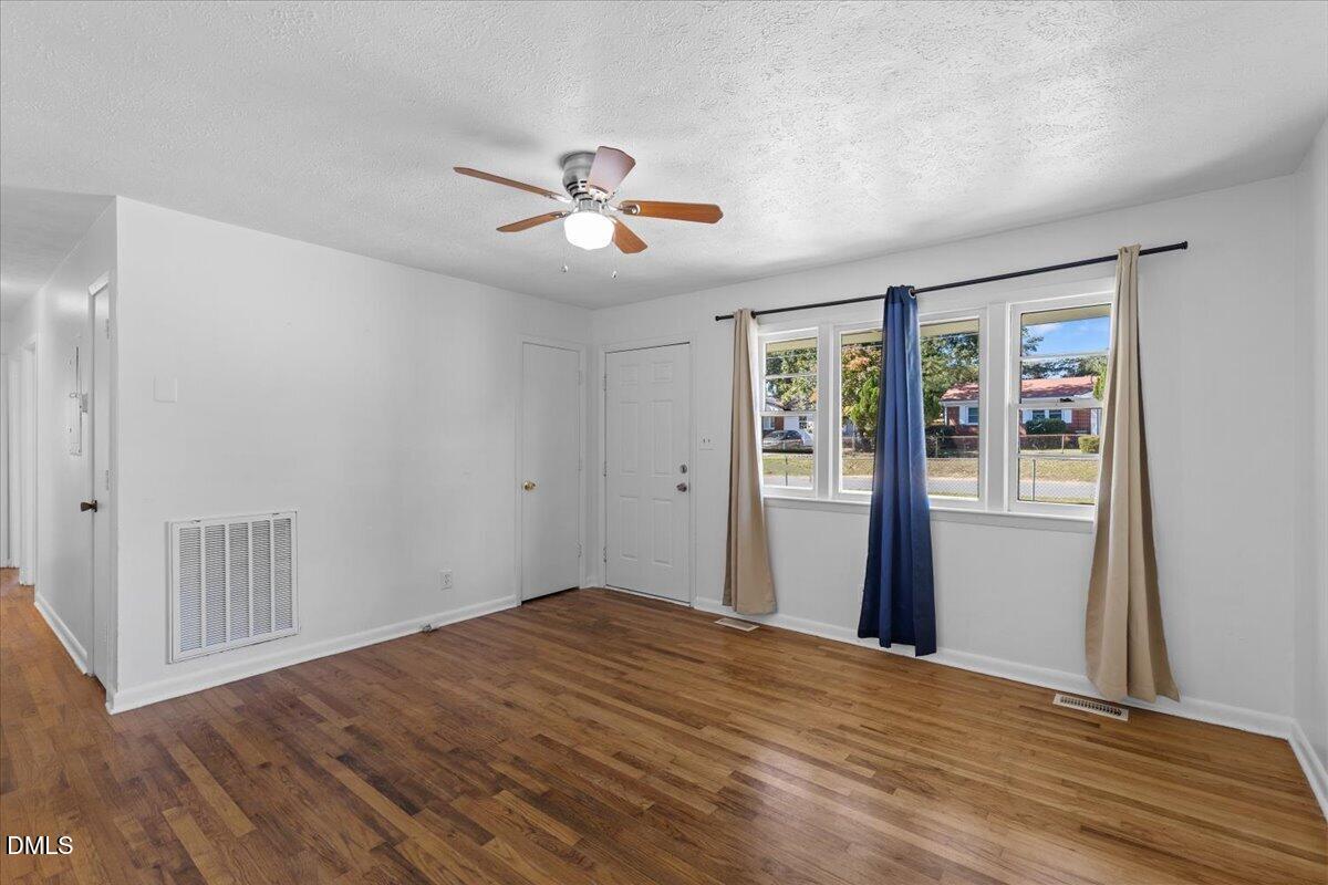 6122 Conaway Drive