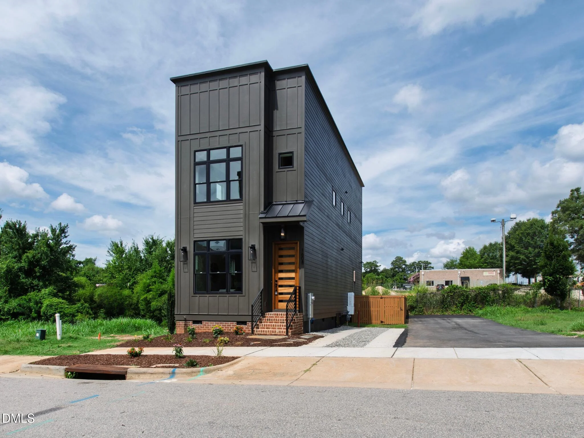 1608 Ellen Dawson Way