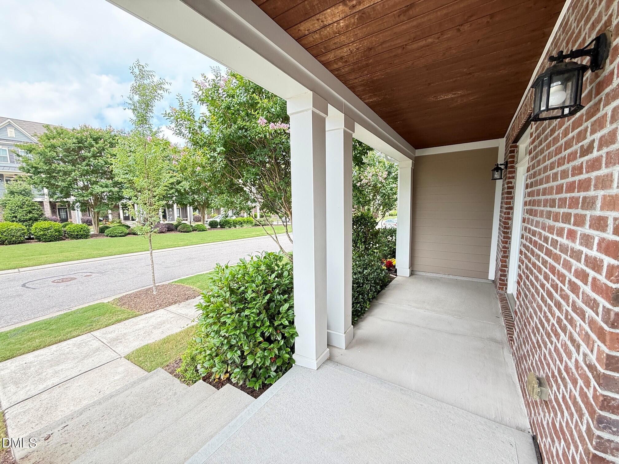 537 Austin View Boulevard