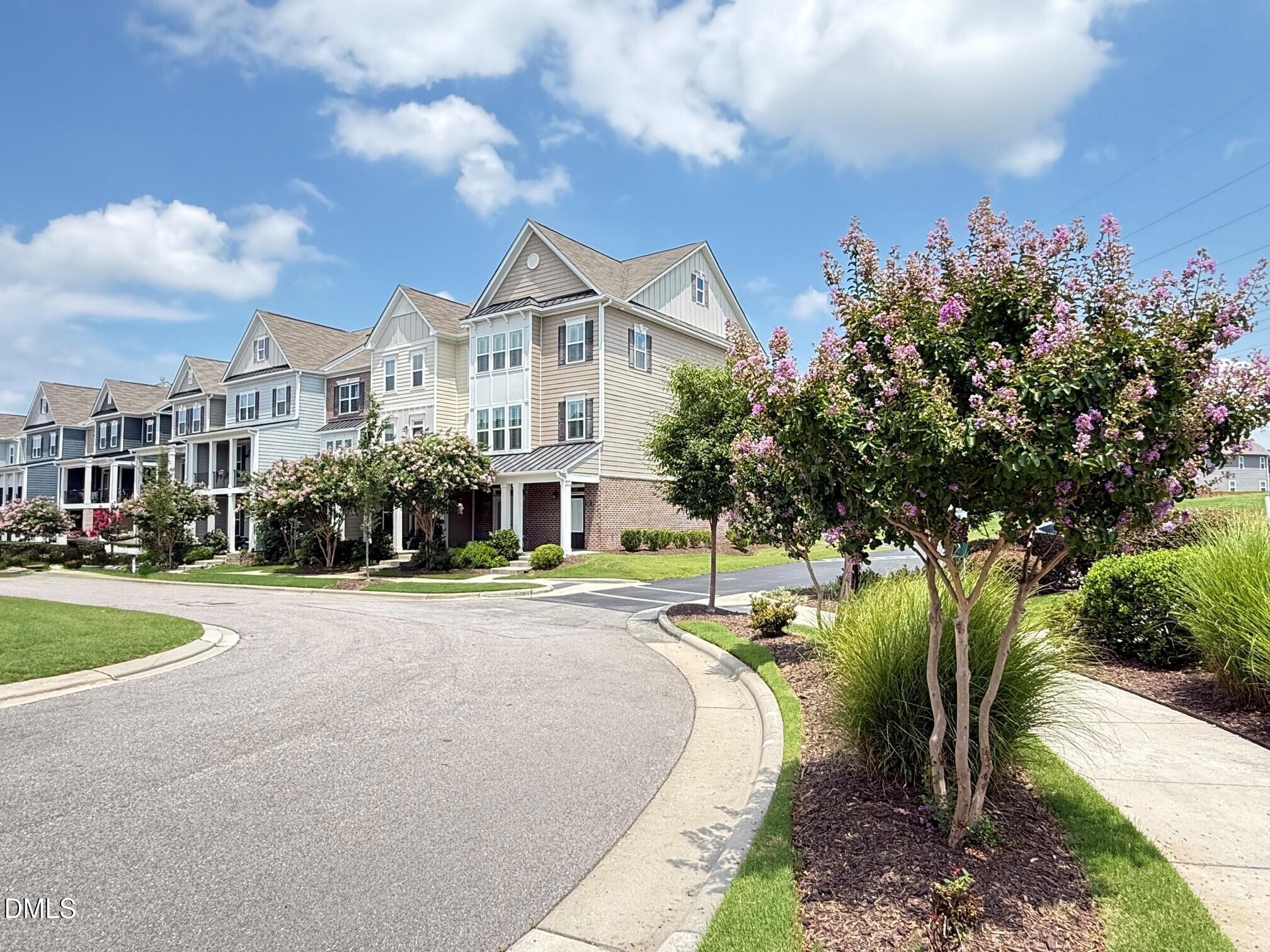 537 Austin View Boulevard