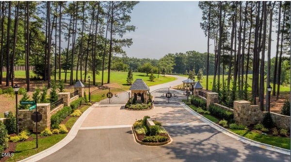 6509 CENTURY OAK CT, RALEIGH, NC 27613 - Image 38cf70388ca83037cd6b5da655440ae1/1321804859