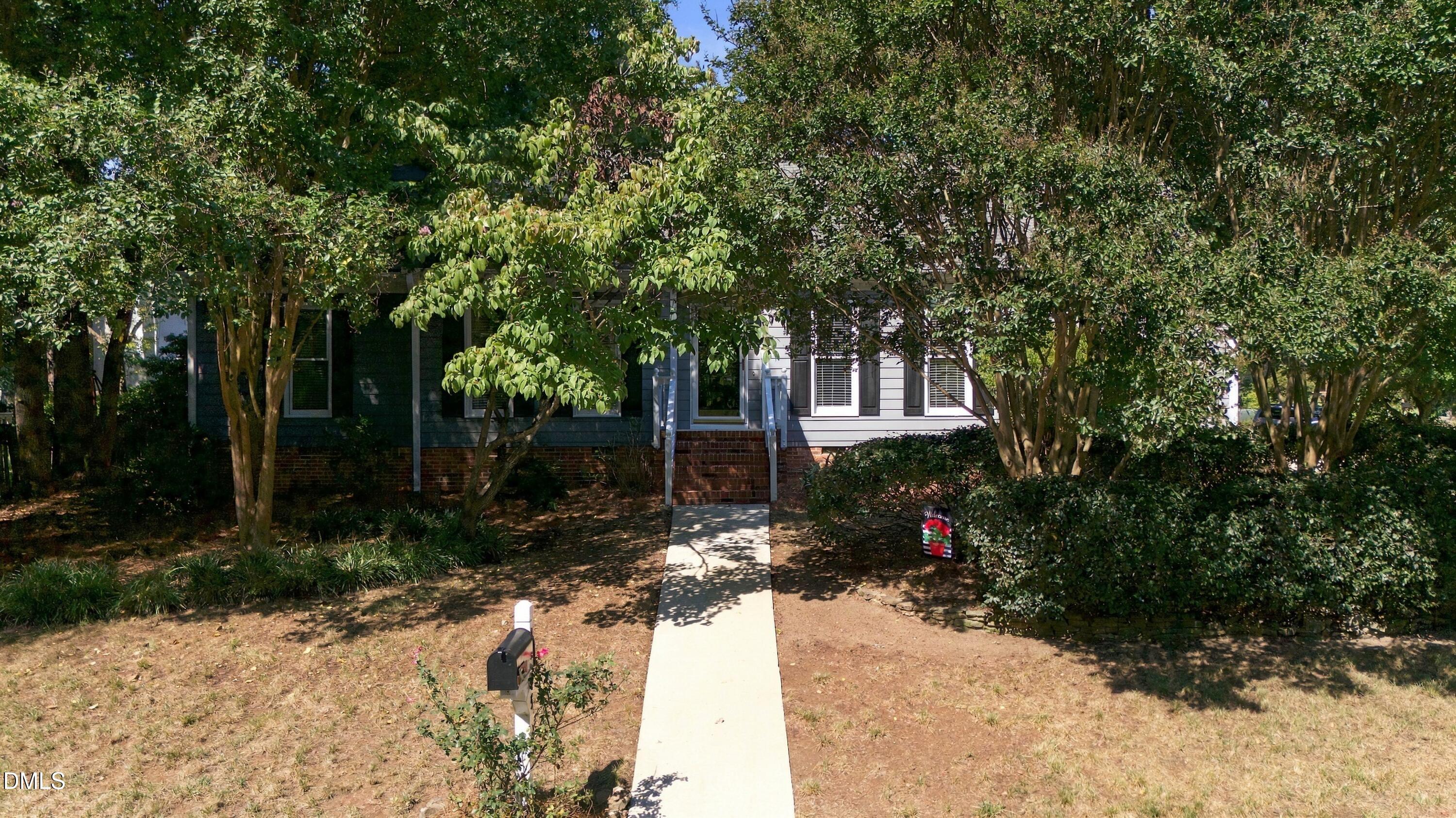 2905 Legging Lane