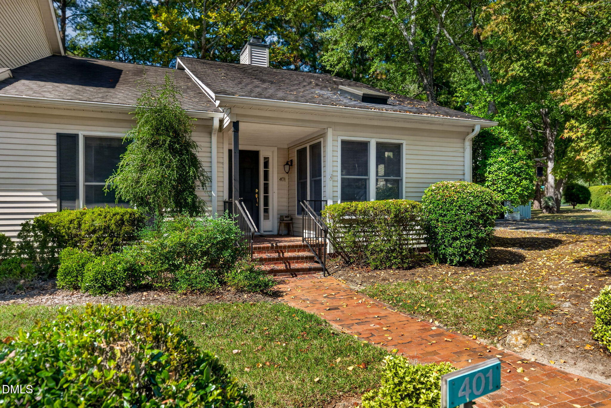 401 Lyndfield Close