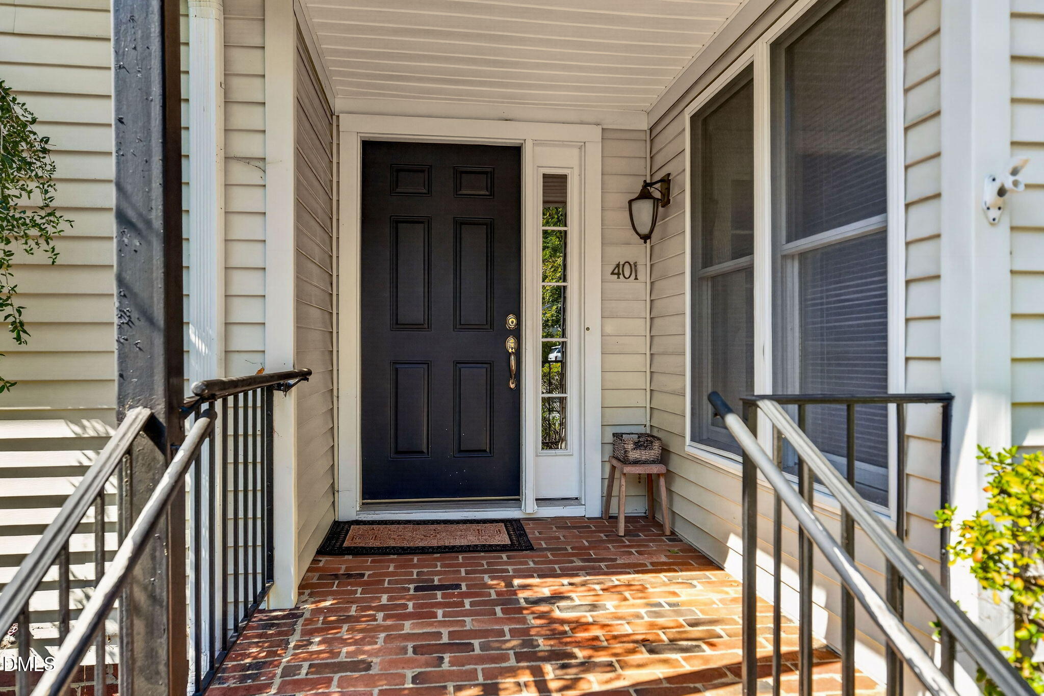 401 Lyndfield Close