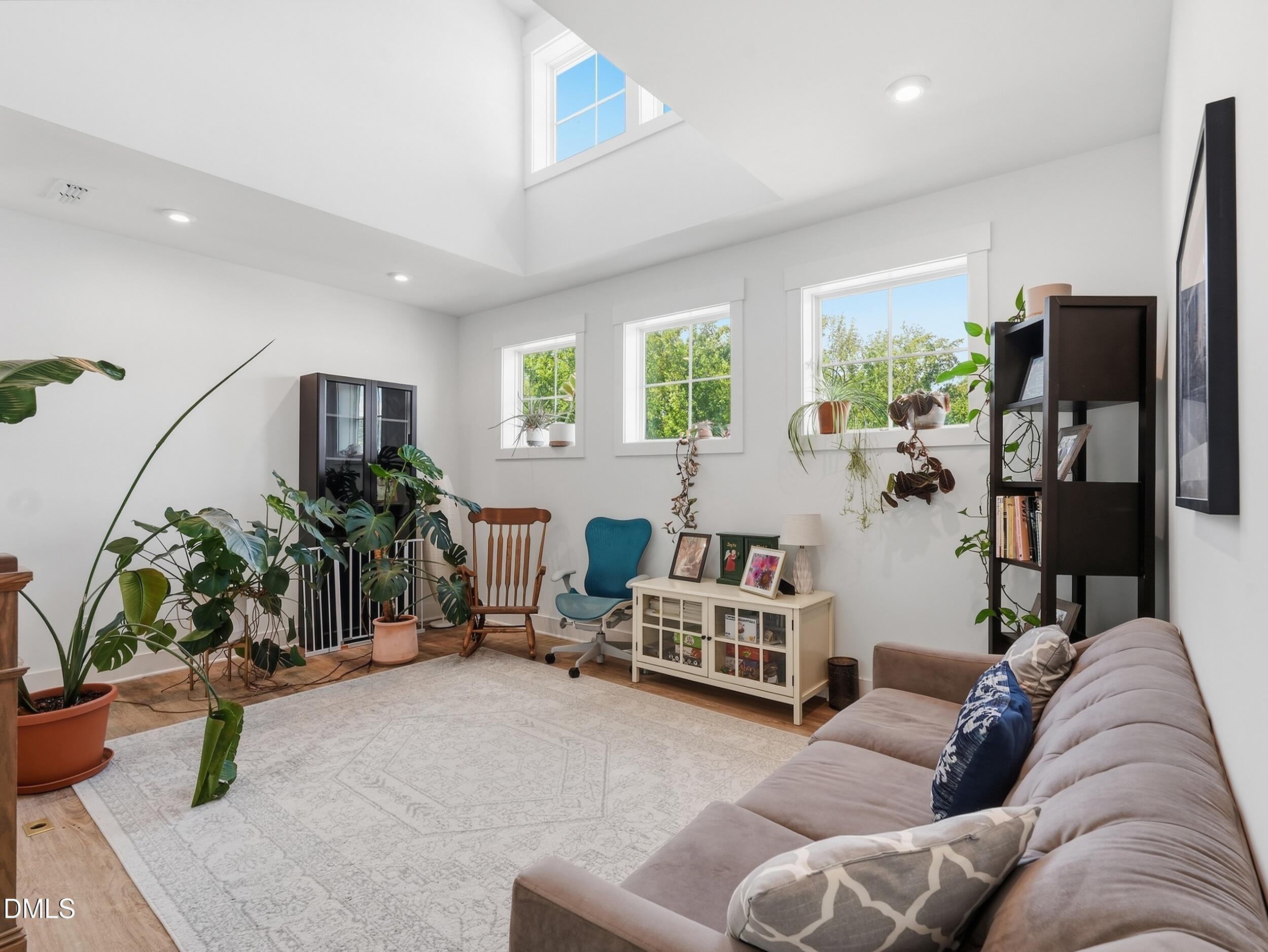 151 Dunloe Lp