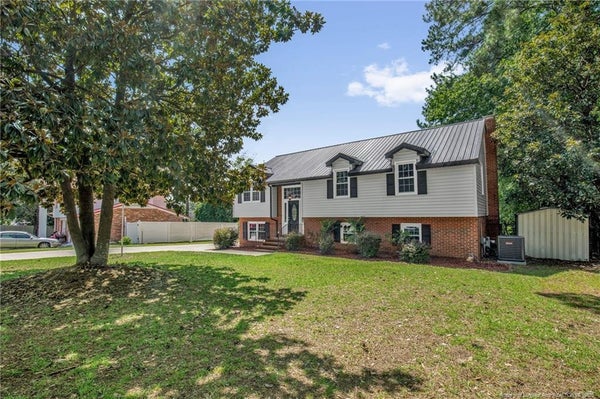 3614 LAKESHORE DR, HOPE MILLS, NC 28348 - Image 3b03ef5b62f7c5a6154ff44568ebcd28/4108380555