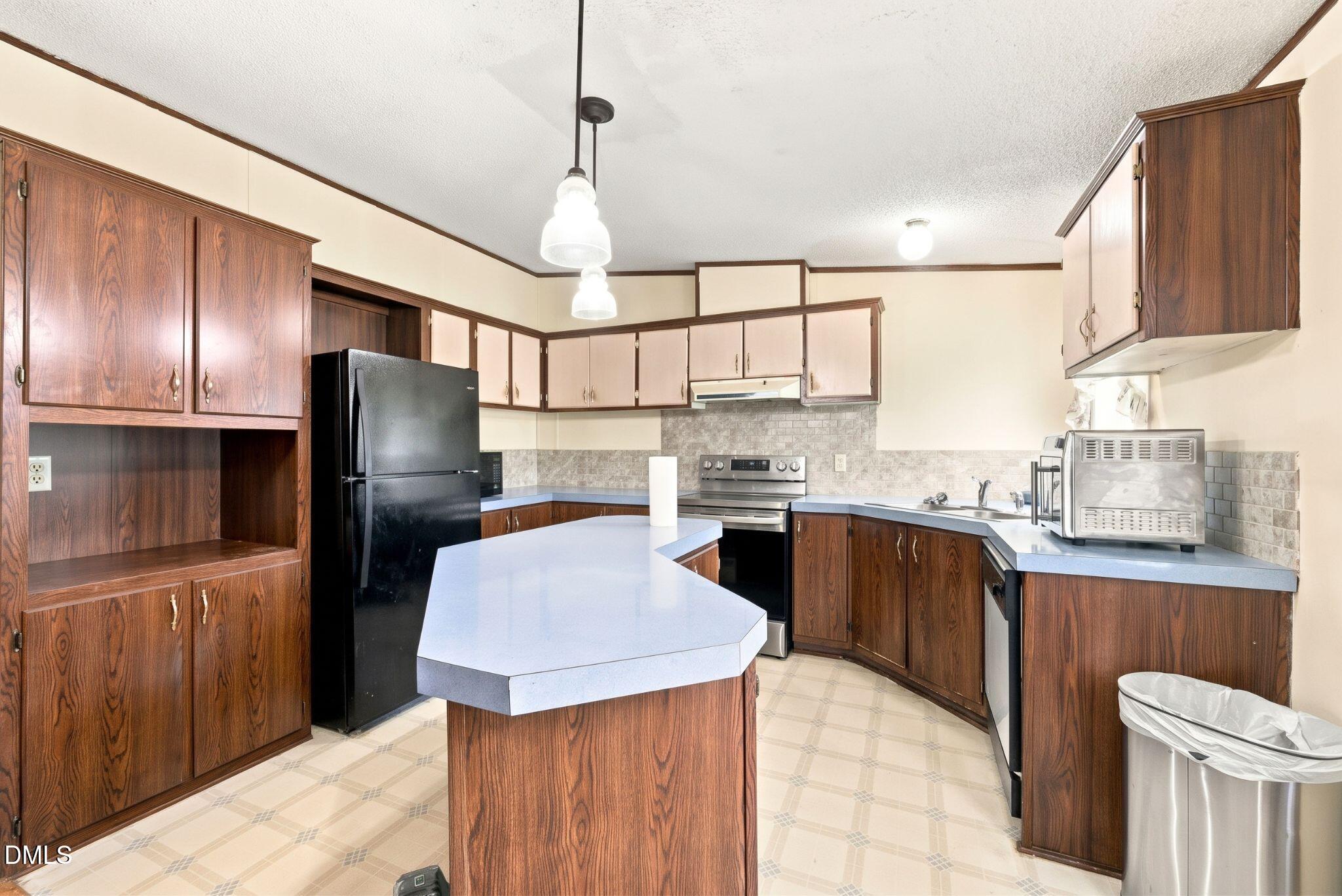 175 Sun Oaks Court