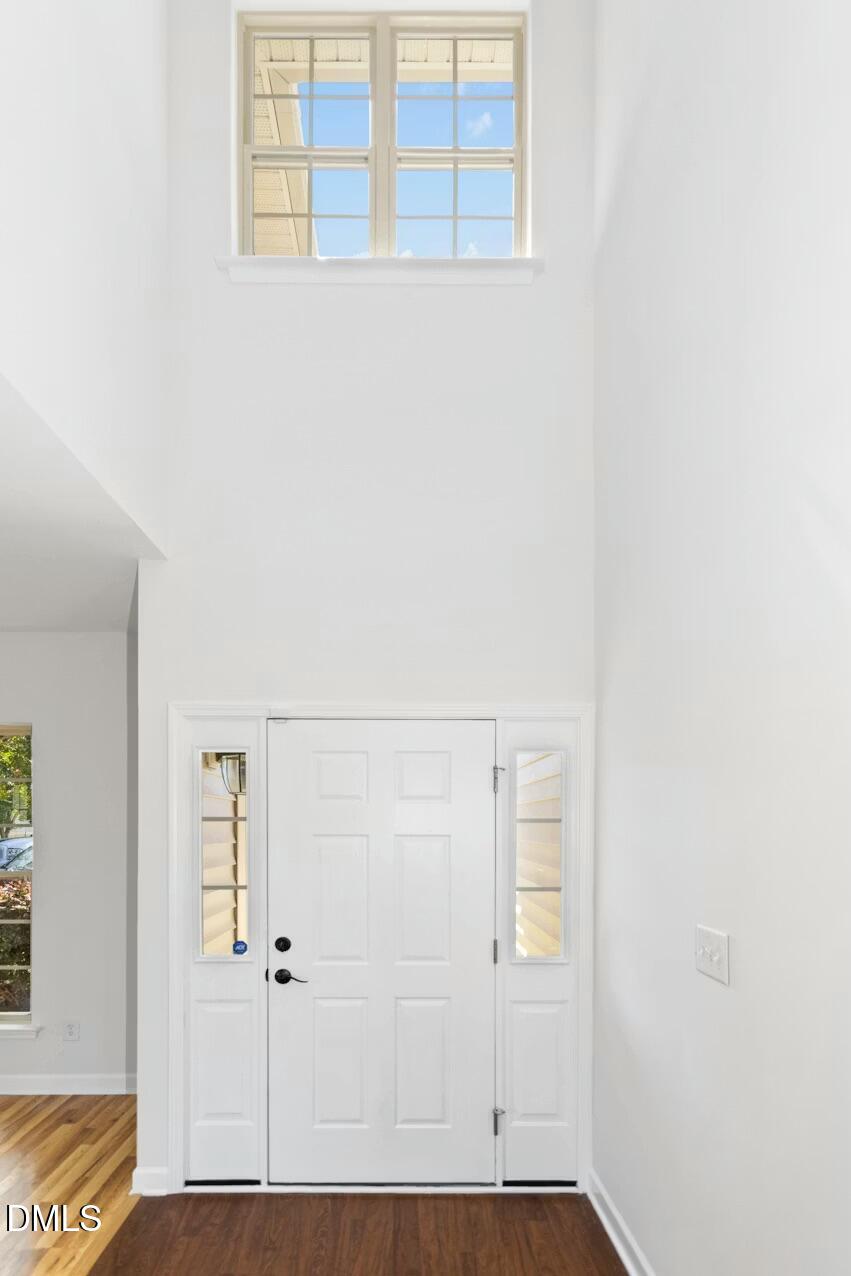 33 W Smoketree Court