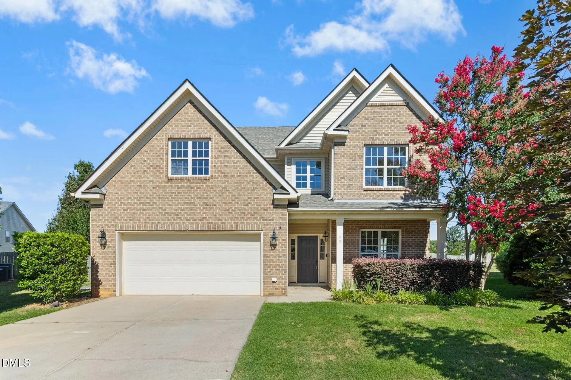 33 W Smoketree Court