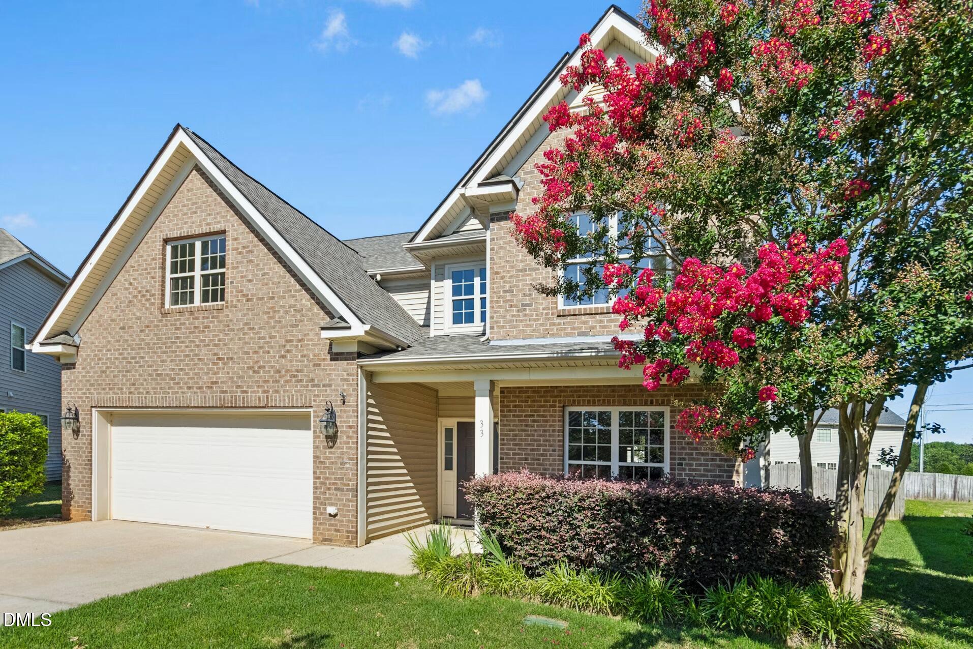 33 W Smoketree Court