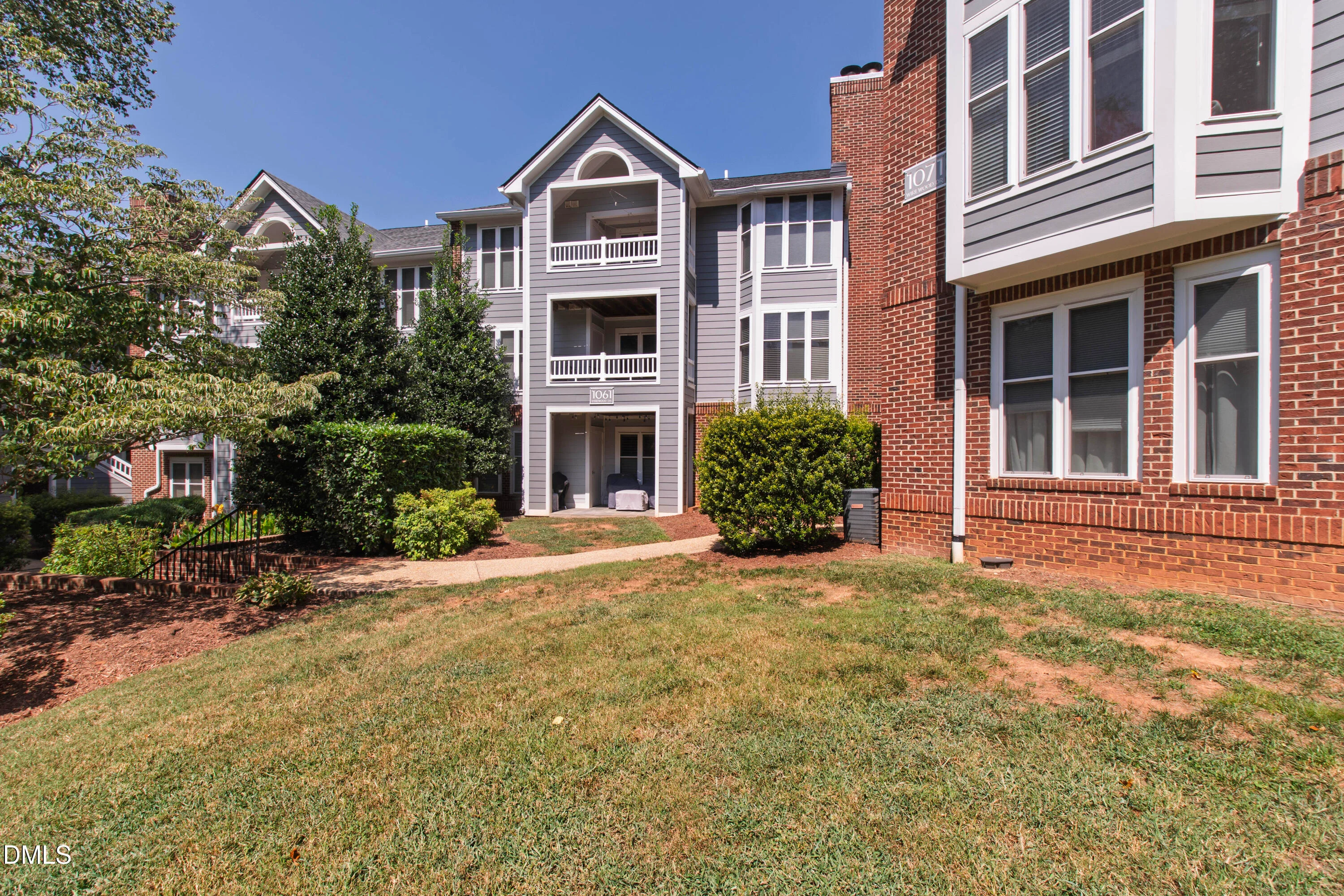 1061 Wirewood Drive Unit 301