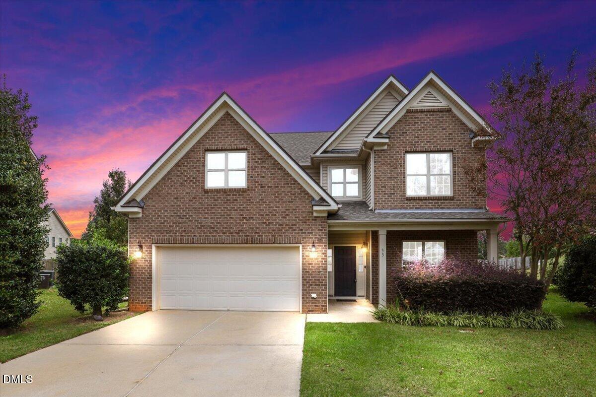 33 W Smoketree Court