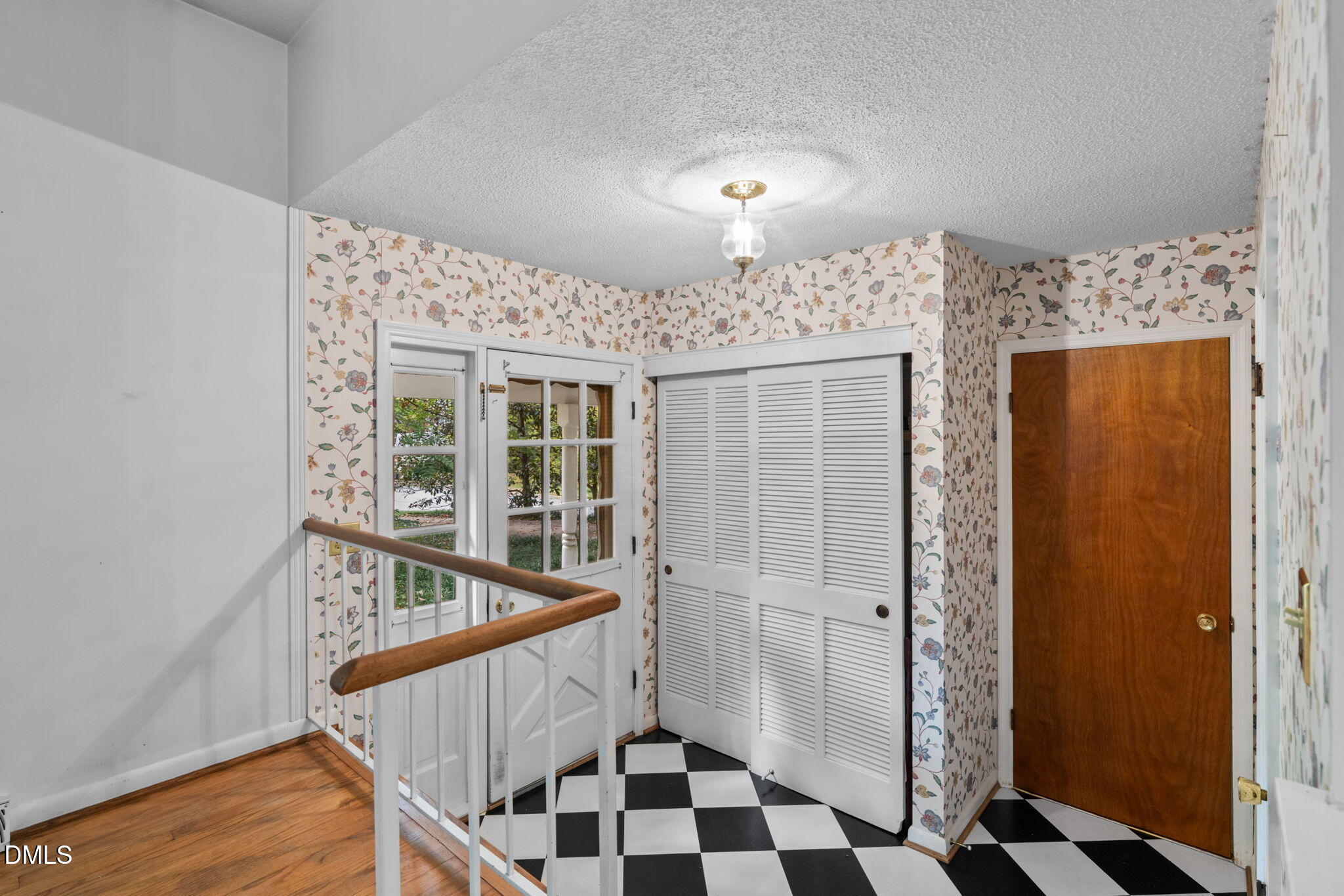 5701 Hayloft Circle