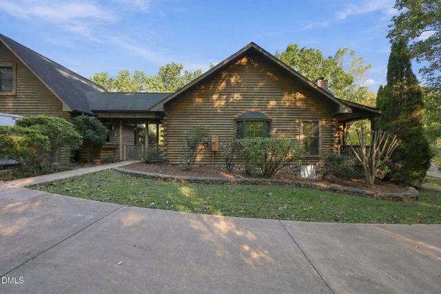 6711 Buck Springs Trail, photo 4 of 43