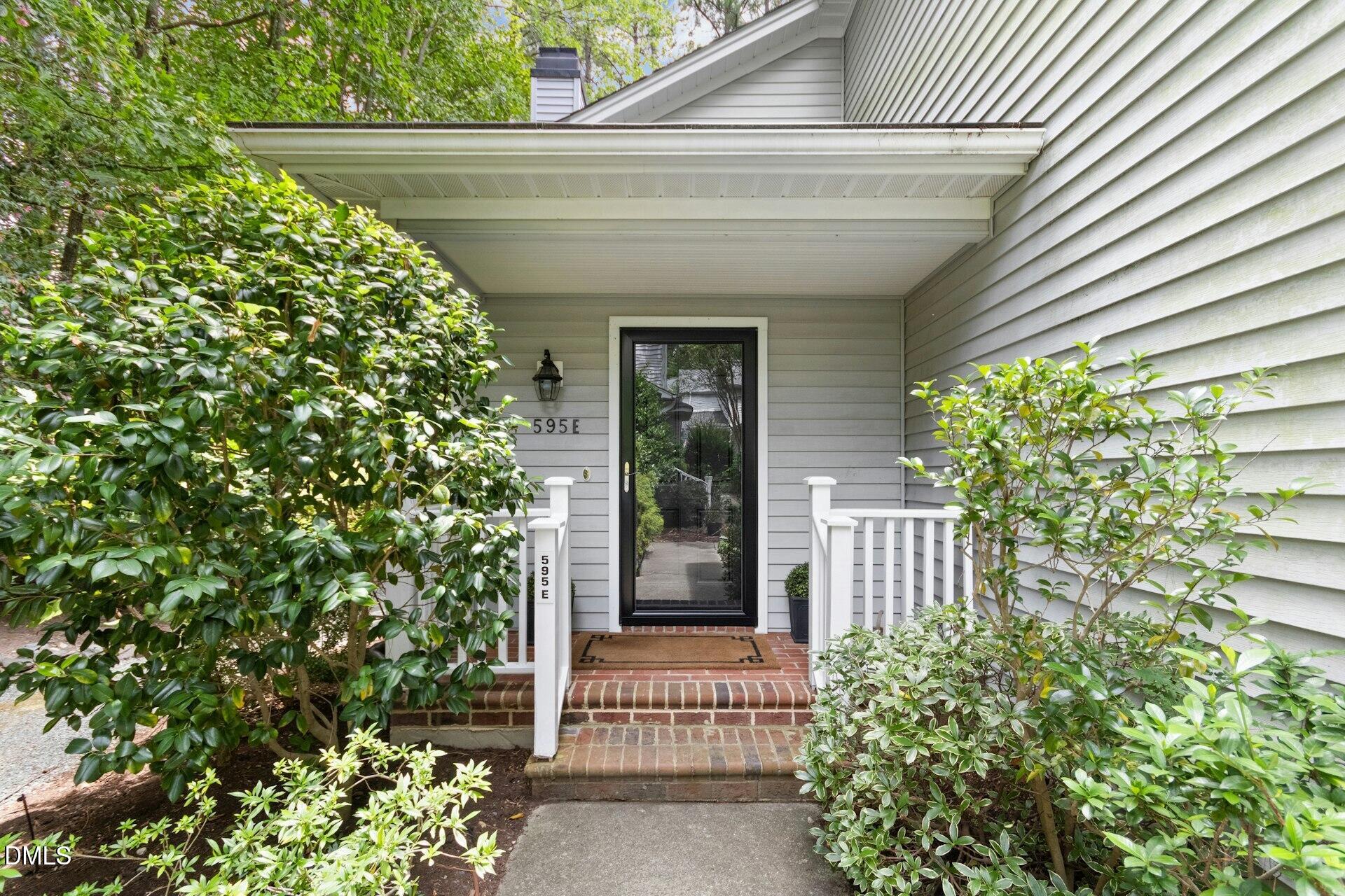 595 Weathersfield E