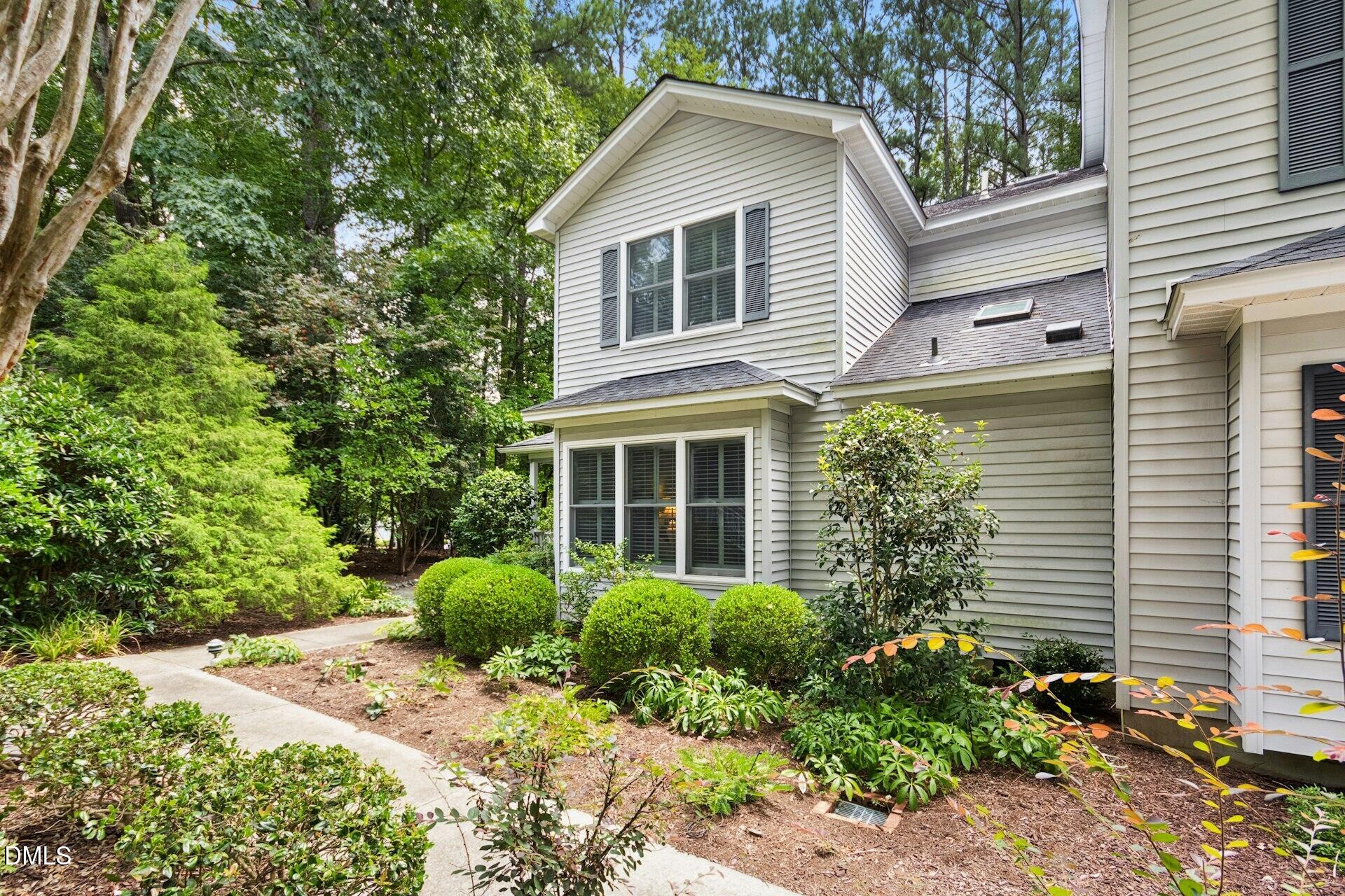 595 Weathersfield E
