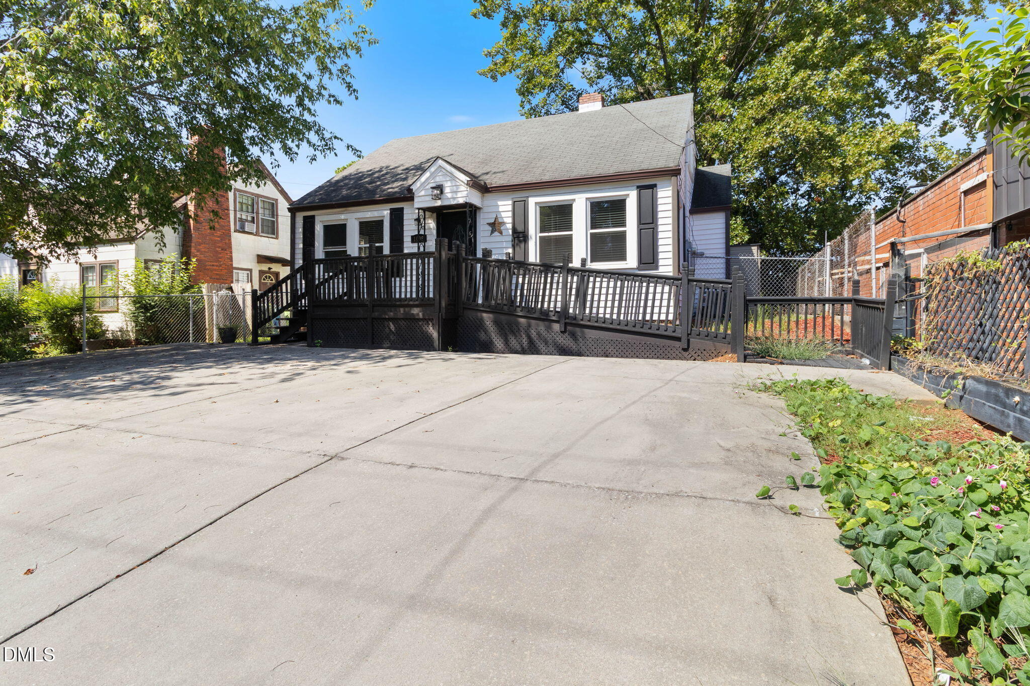 1006 Carlton Avenue
