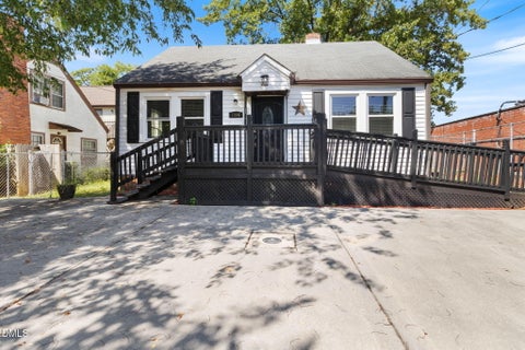 Photo of 1006 Carlton Avenue, Raleigh, NC 27606 (MLS # 10189998)