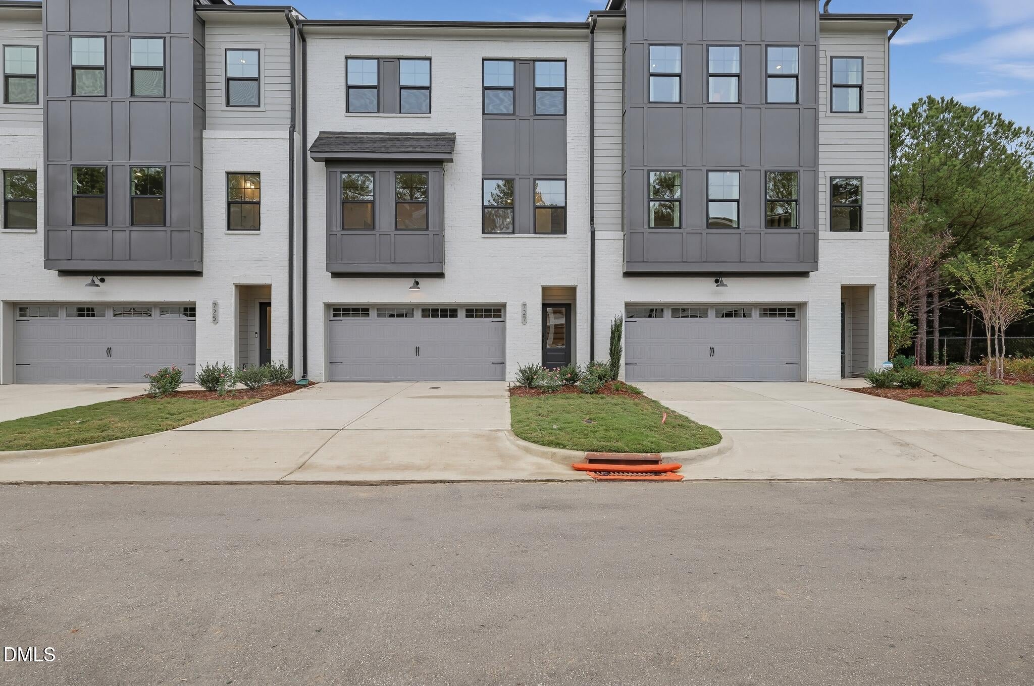 727 Mildred Oaks Court
