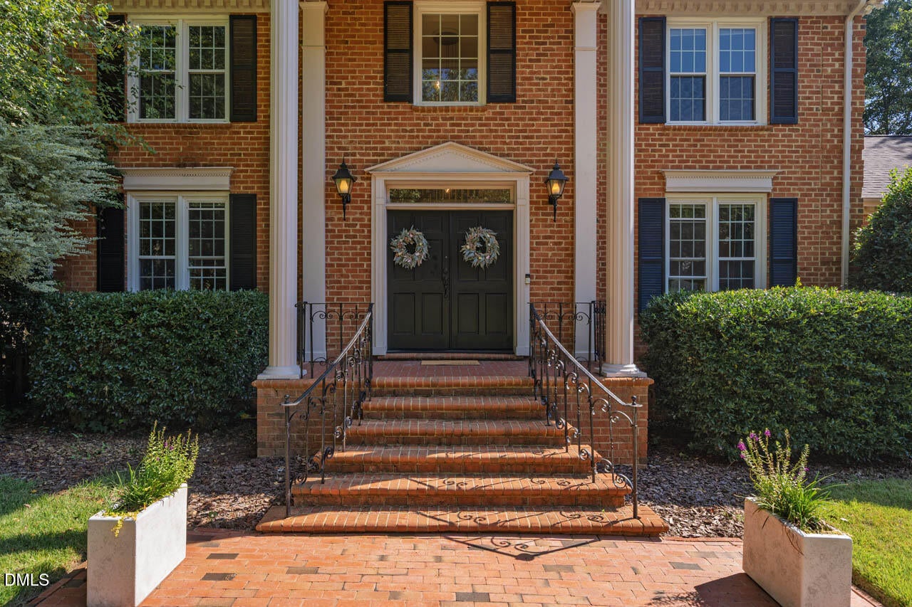 6 St James Place