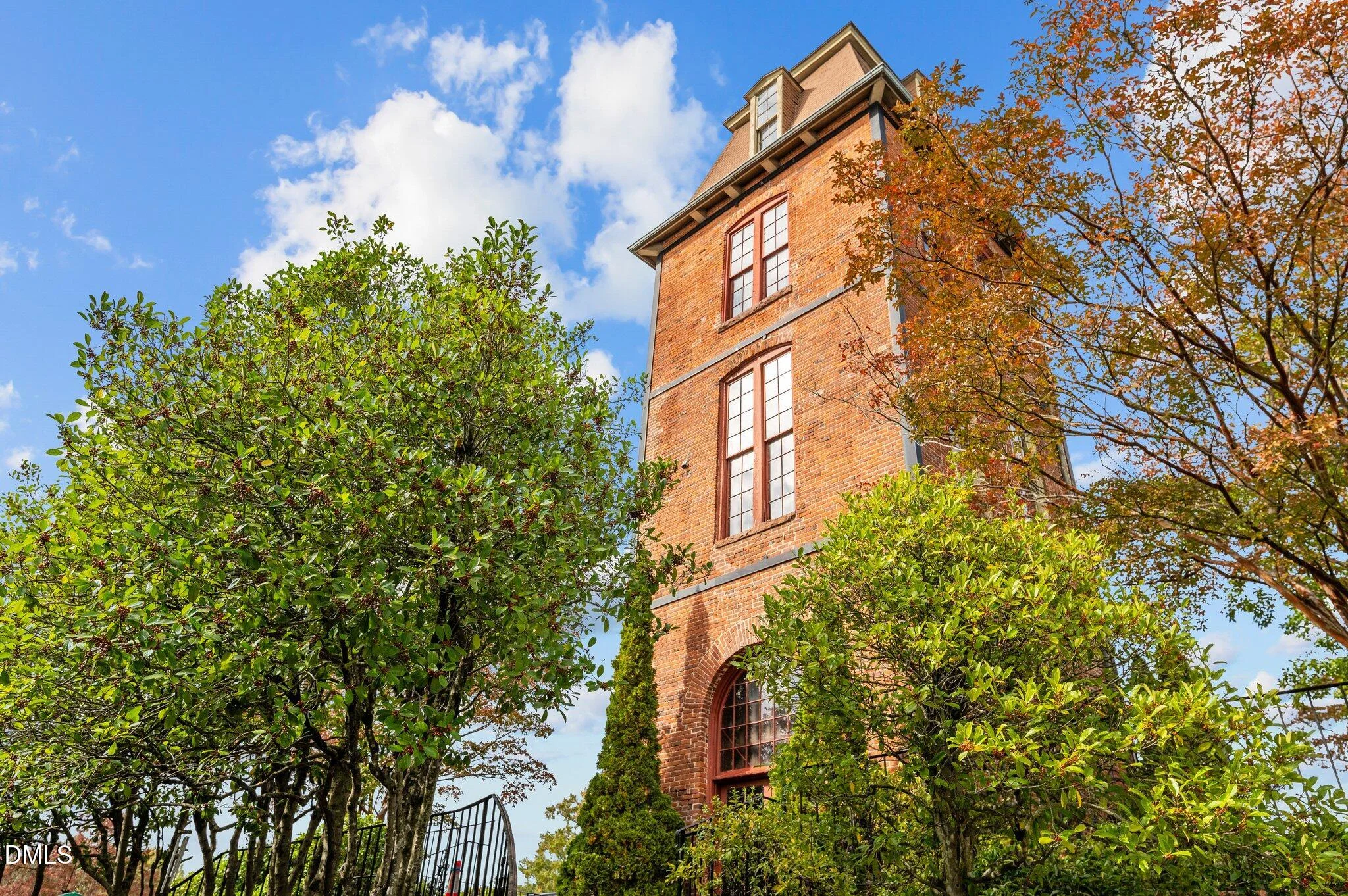 807 W Trinity Avenue Unit Apt 153