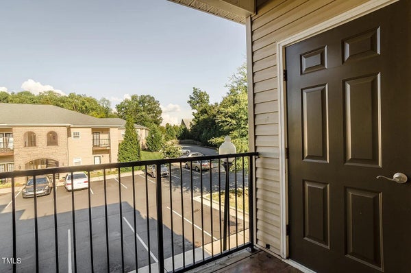 100 THORNTON CT APT H, GREENSBORO, NC 27407 - Image 3f9f20e75b0f87c923ebbbcd4fd2a27a/1666622006
