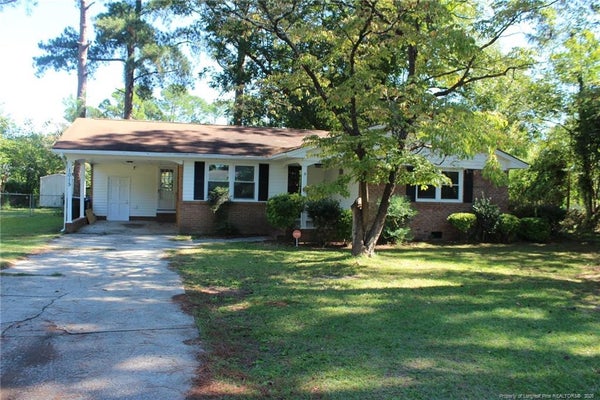 1015 BINGHAM DR, FAYETTEVILLE, NC 28304 - Image 40218ff4bba5609250bfb633a7e0f205/4254940745