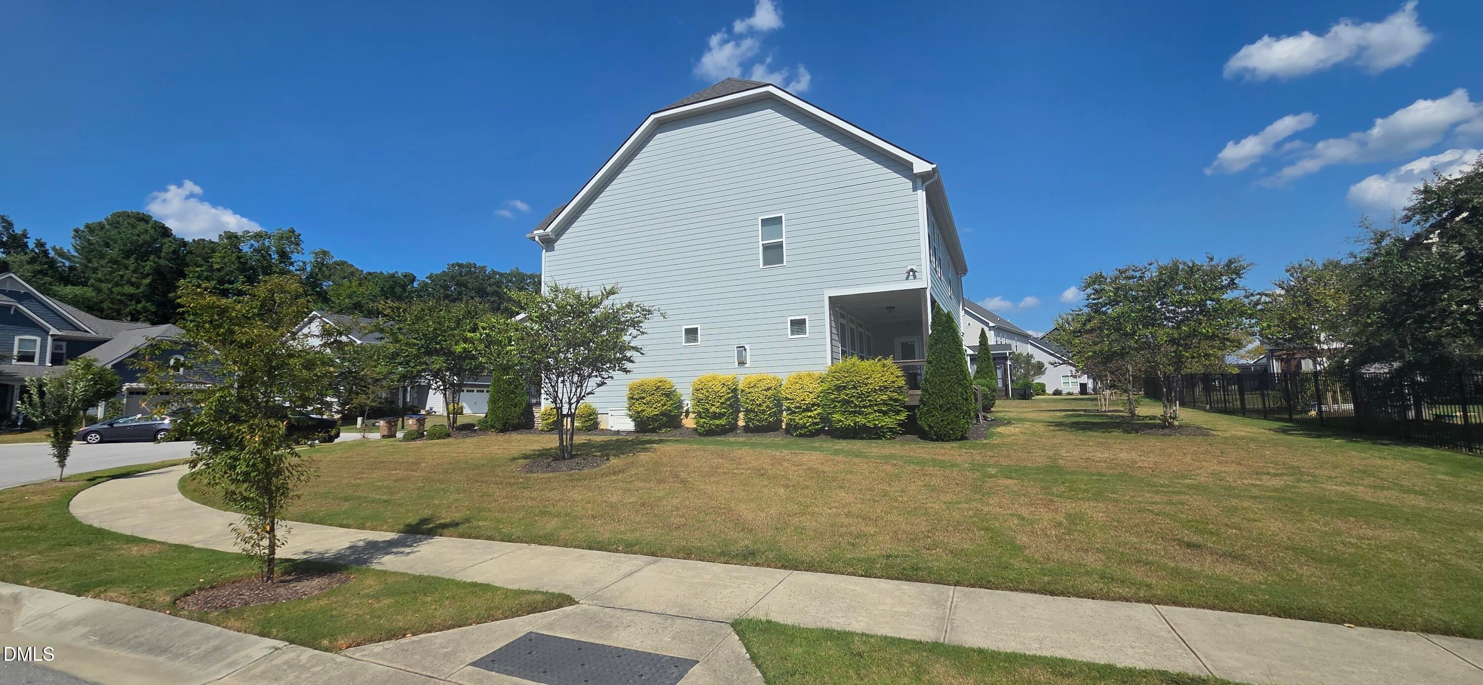 1900 Edens Ridge Avenue
